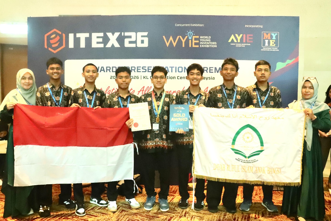 Santri MA Dayah RIAB Raih Gold Award pada WYIE 2026 di Malaysia