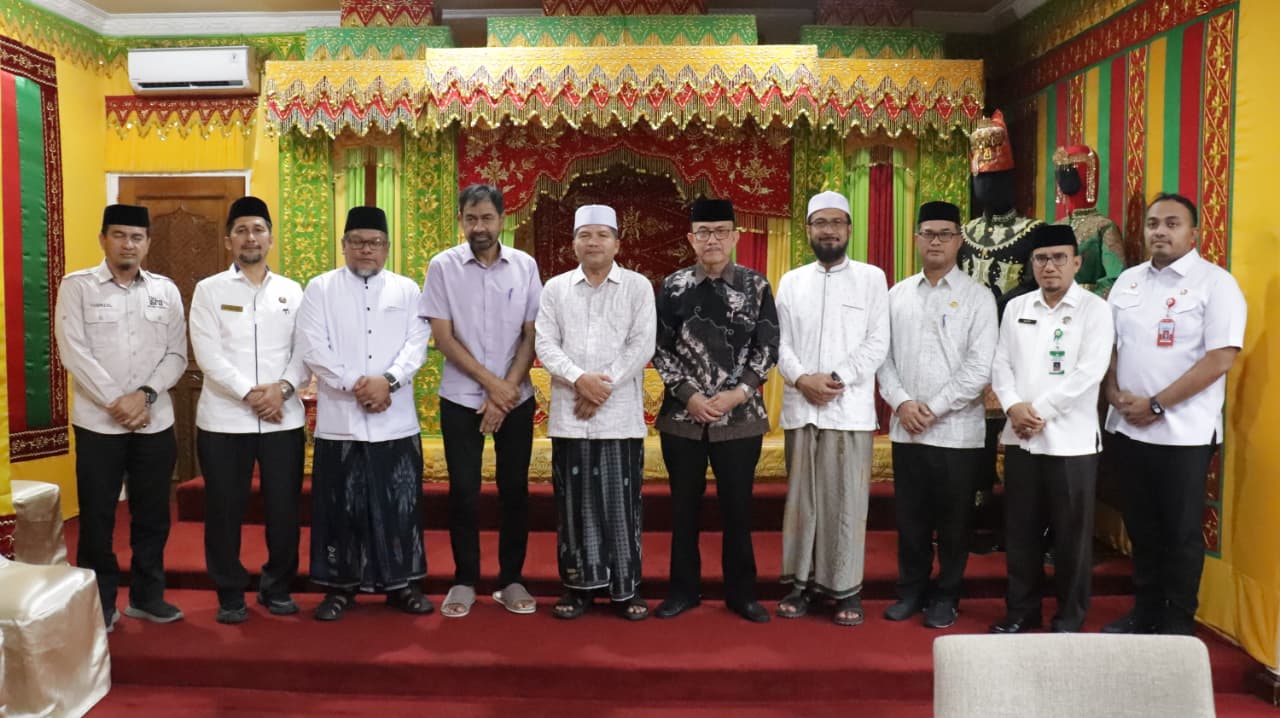 Pimpinan MPU Aceh Silaturahmi dengan Gubernur, Bahas MTQ Nasional hingga Syariat Islam