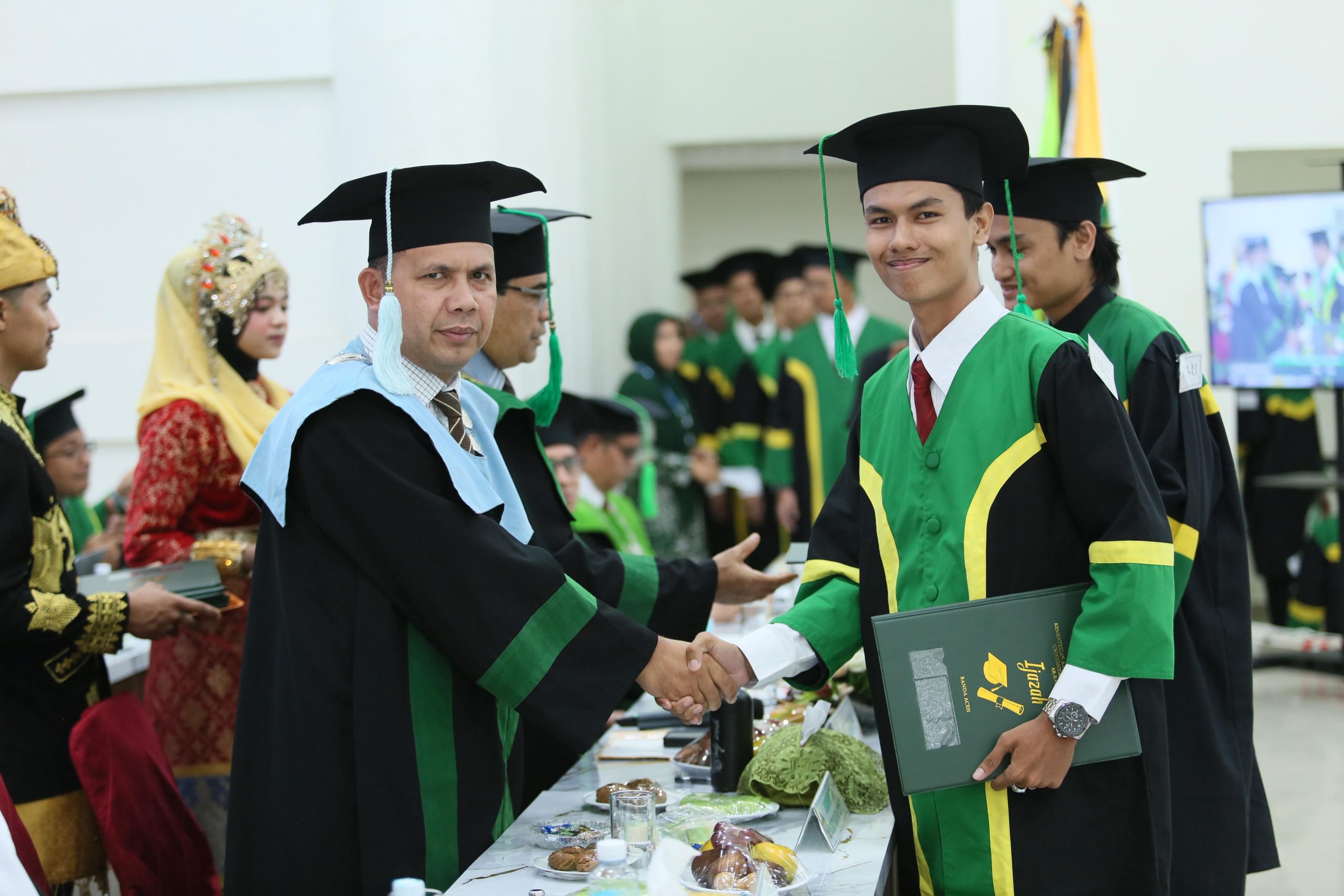 Sugeng Warisno, Anak Penjaga Sekolah yang Raih IPK Tertinggi pada Wisuda UIN Ar-Raniry
