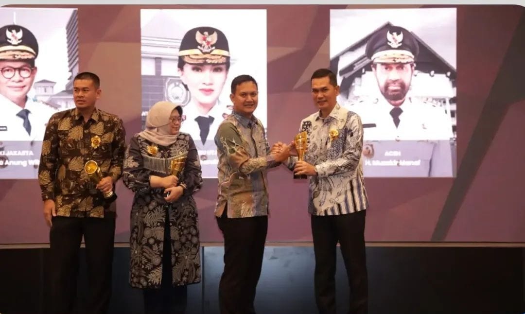 Gubernur Aceh Raih Pena Emas FPRMI 2026, Pemprov Borong Tiga Penghargaan Gubernur Aceh Raih Pena Emas FPRMI 2026, Pemprov Borong Tiga Penghargaan