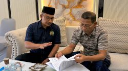 Haji Uma Serahkan Rekomendasi FGD Penggunaan Ruang Digital kepada Ketua DPRA Haji Uma Serahkan Rekomendasi FGD Penggunaan Ruang Digital kepada Ketua DPRA