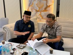 Haji Uma Serahkan Rekomendasi FGD Penggunaan Ruang Digital kepada Ketua DPRA