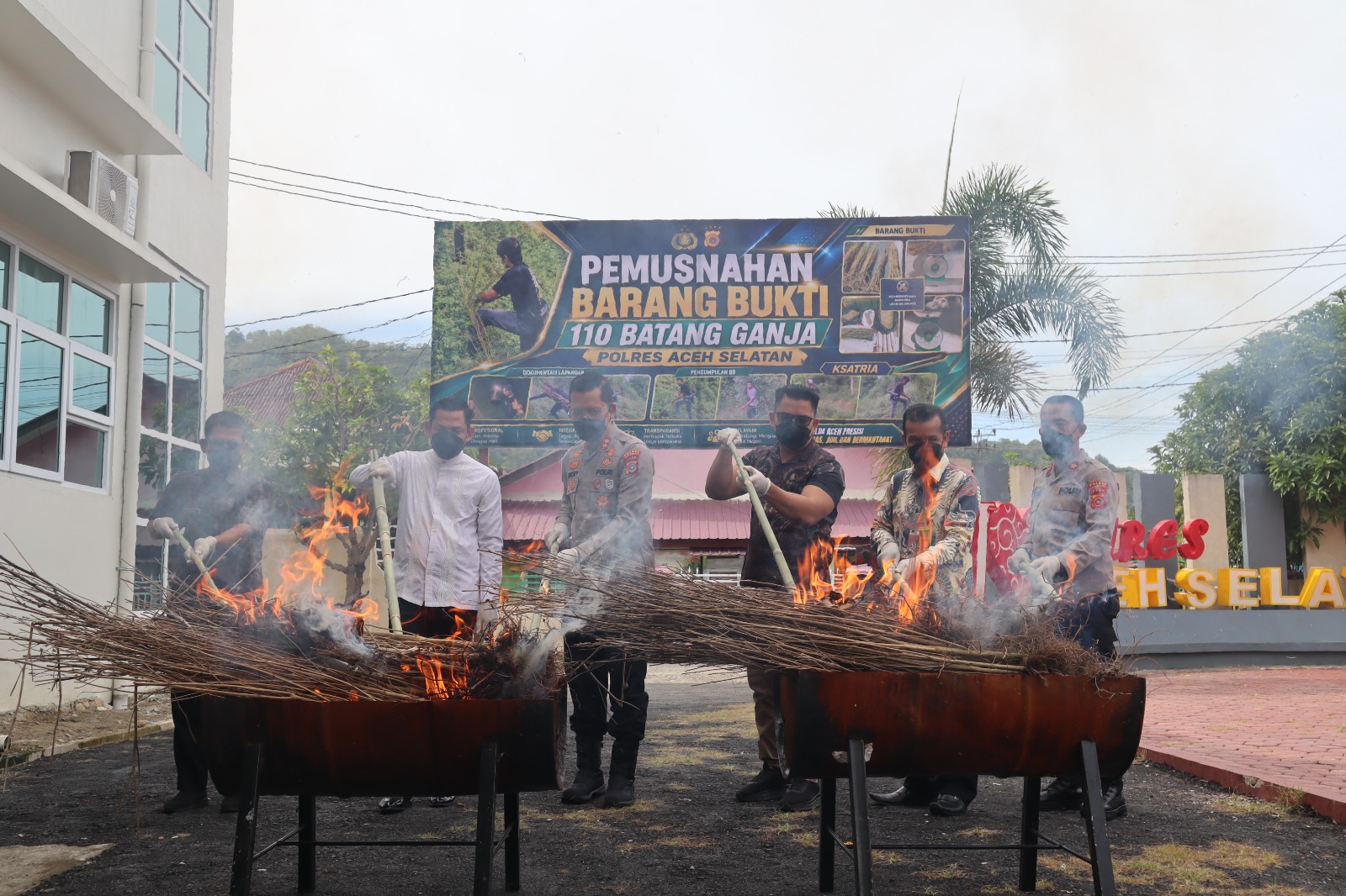 Musnahkan 110 Batang Ganja, Kapolres Aceh Selatan Tegaskan Komitmen Berantas Narkotika