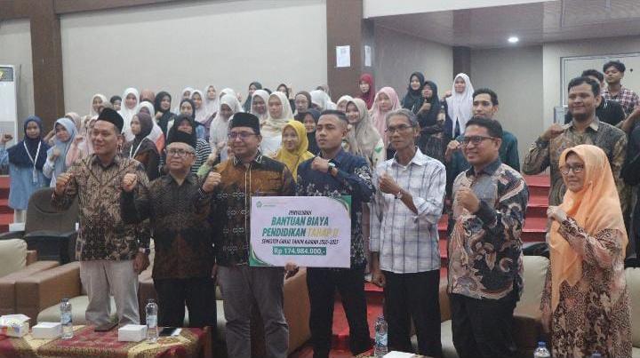 Islamic Trust Fund UIN Ar-Raniry Gelar Capacity Building dan Serahkan Bantuan Pendidikan kepada 86 Mahasiswa