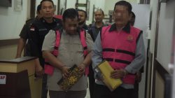 Kejati Aceh Tahan Dua Tersangka Korupsi Pengadaan Tanah Irigasi Sigulai, Kerugian Capai Rp2,2 Miliar Kejati Aceh Tahan Dua Tersangka Korupsi Pengadaan Tanah Irigasi Sigulai, Kerugian Capai Rp2,2 Miliar
