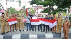 Pemkab Aceh Barat Bagikan 2.225 Bendera Merah Putih kepada Masyarakat