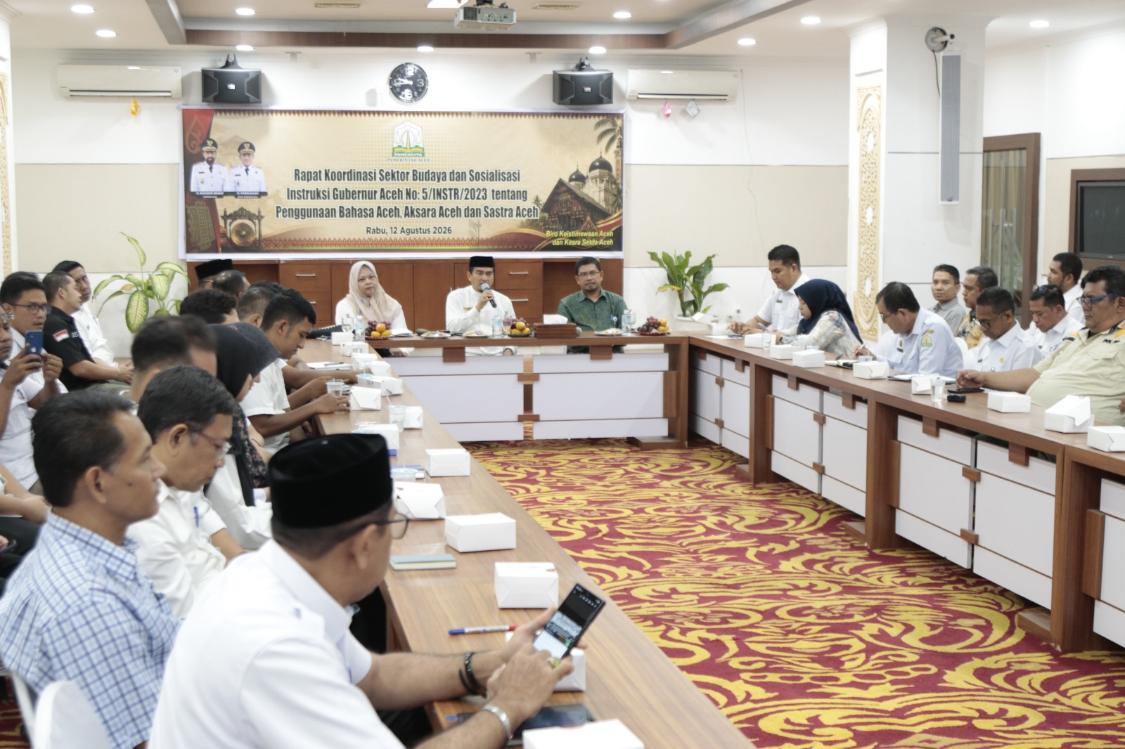 Pemerintah Aceh Dorong Penggunaan Bahasa dan Aksara Aceh di Ruang Publik Pemerintah Aceh Dorong Penggunaan Bahasa dan Aksara Aceh di Ruang Publik