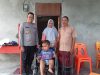 Kapolres Aceh Selatan Serahkan Kursi Roda untuk Anak Disabilitas di Sawang