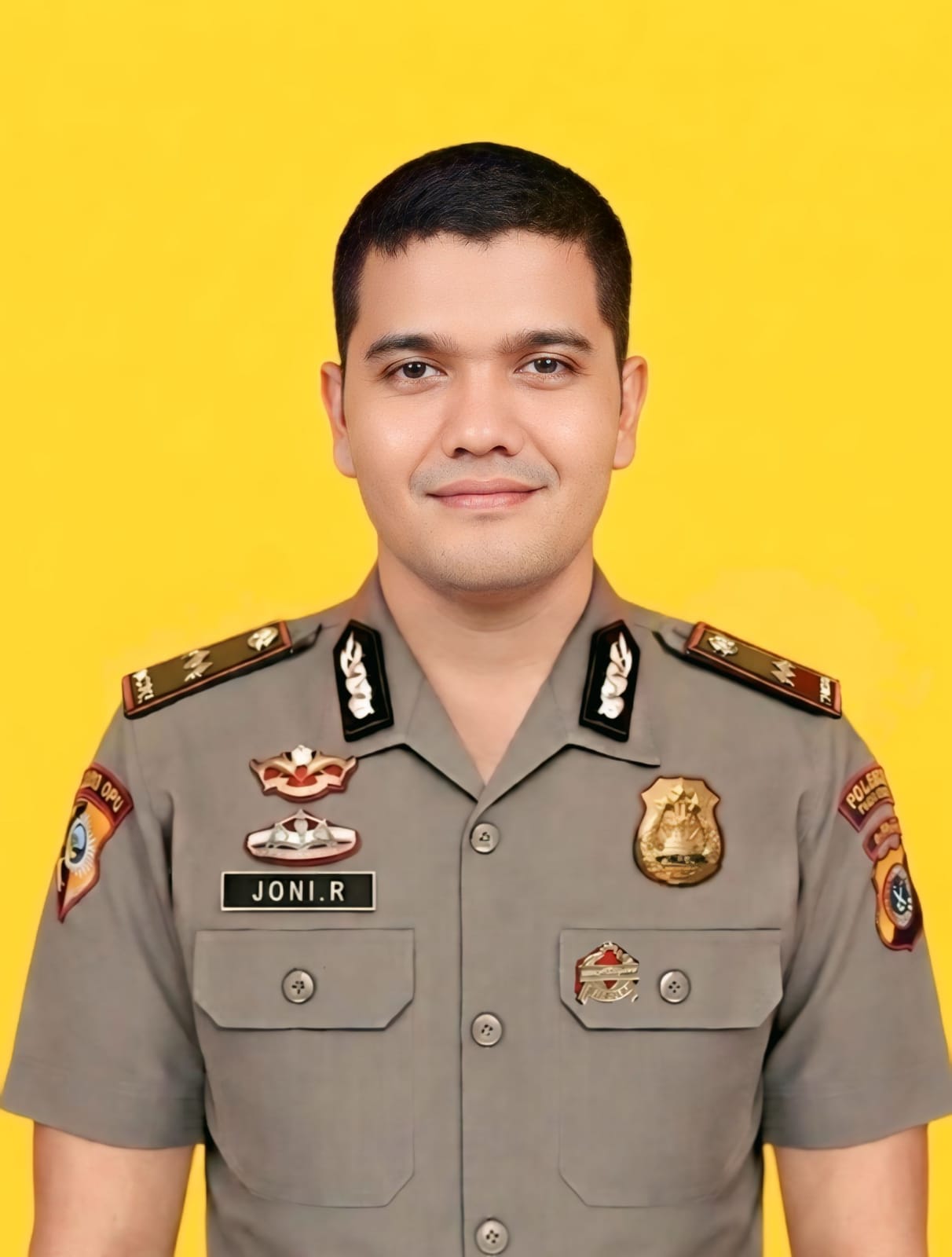 Mengenal Aipda Jonni Rahmad, Polisi di Aceh yang Bangun Empat Rumah untuk Fakir Miskin Mengenal Aipda Jonni Rahmad, Polisi di Aceh yang Bangun Empat Rumah untuk Fakir Miskin