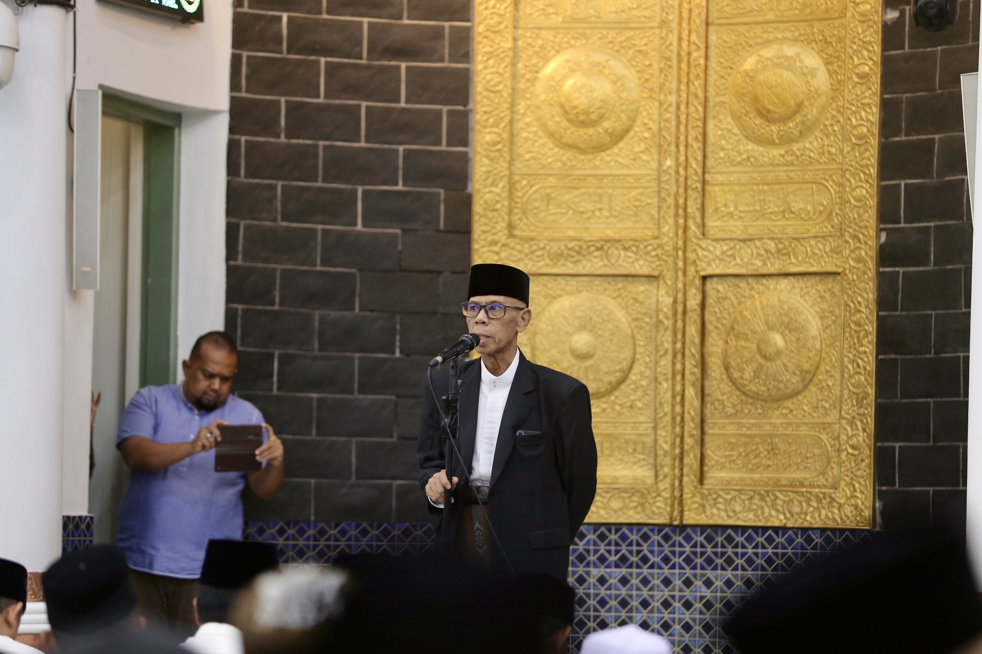 Ribuan Jamaah Padati Maulid Nabi di Masjid Raya Baiturrahman, Wakil Imam Ajak Teladani Rasulullah Ribuan Jamaah Padati Maulid Nabi di Masjid Raya Baiturrahman, Wakil Imam Ajak Teladani Rasulullah