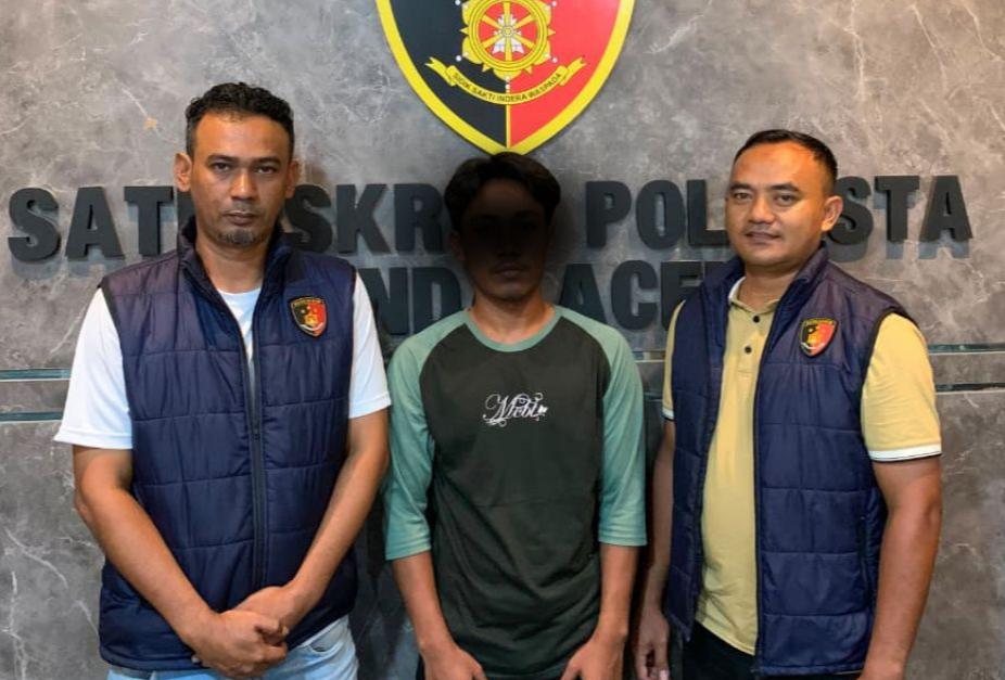 Diduga Gelapkan Uang Rp68,6 Juta, Pemuda di Banda Aceh Diamankan Polisi Diduga Gelapkan Uang Rp68,6 Juta, Pemuda di Banda Aceh Diamankan Polisi