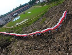 BSI Bersama Relawan Bakti BUMN 2026 Hadir di Aceh Tamiang, Kibarkan Merah Putih Sepanjang 81 Meter