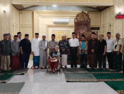 Baitul Mal Banda Aceh Santuni Mualaf yang Baru Bersyahadat di Gampong Panteriek