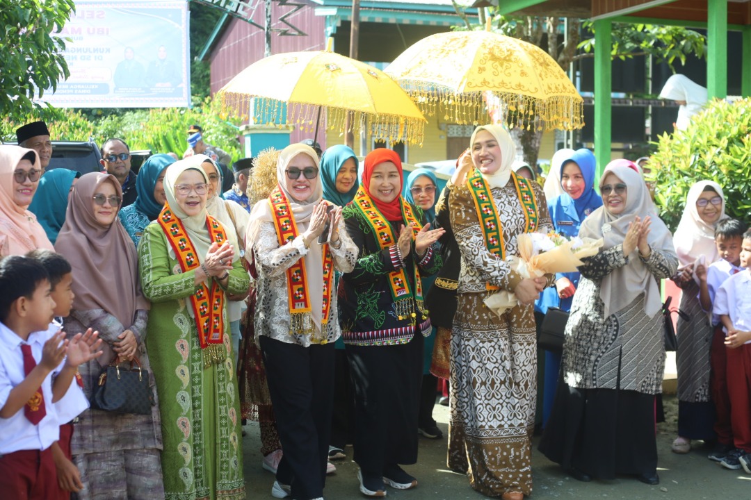 Bunda PAUD Aceh Kunjungi SD Negeri 7 Simeulue Timur, Perkuat Sinergi Peningkatan Mutu Pendidikan