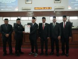 Perubahan APBK Aceh Besar 2026 Mulai Dibahas, Syech Muharram Serahkan Nota Keuangan ke DPRK