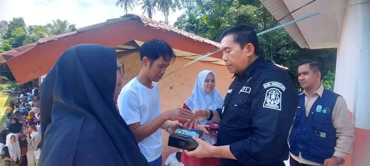 Dekatkan Layanan ke Warga, Bupati Simeulue Buka Pelayanan Kesehatan di Pulau Teupah Dekatkan Layanan ke Warga, Bupati Simeulue Buka Pelayanan Kesehatan di Pulau Teupah
