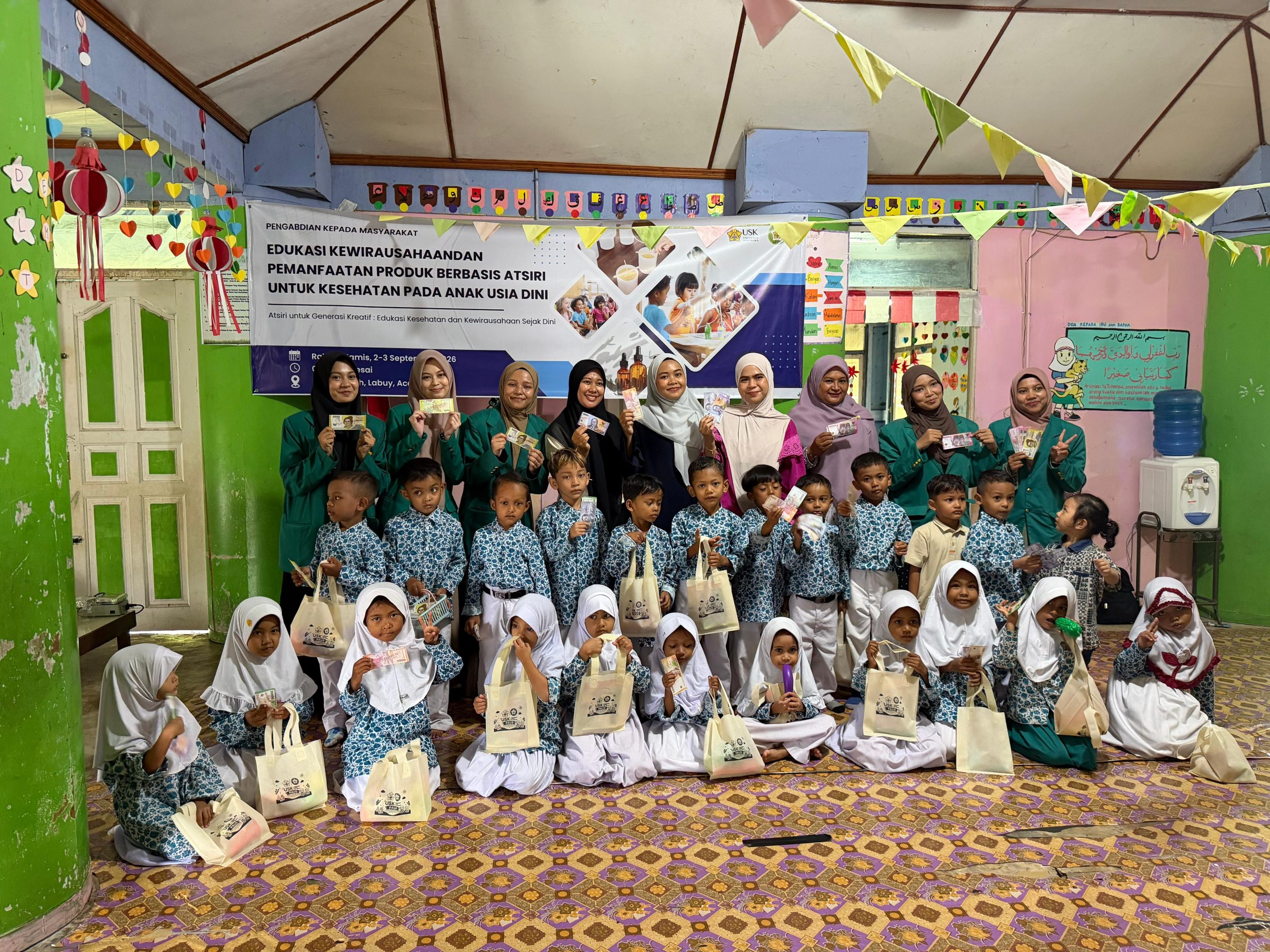 Dosen USK Kenalkan Tanaman Atsiri dan Kewirausahaan kepada Anak PAUD di Aceh Besar