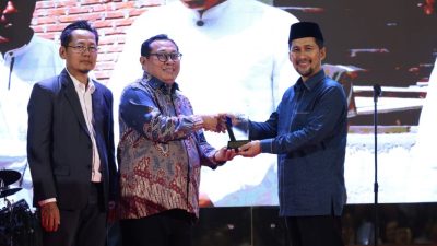 Wagub Aceh Fadhlullah Raih SMSI Aceh Awards 2026 sebagai Tokoh Penguat Ekonomi Syariah