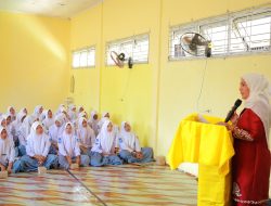 Dekranasda Aceh Barat Masuk Sekolah, Dorong Pelajar Kembangkan Kerajinan Eceng Gondok