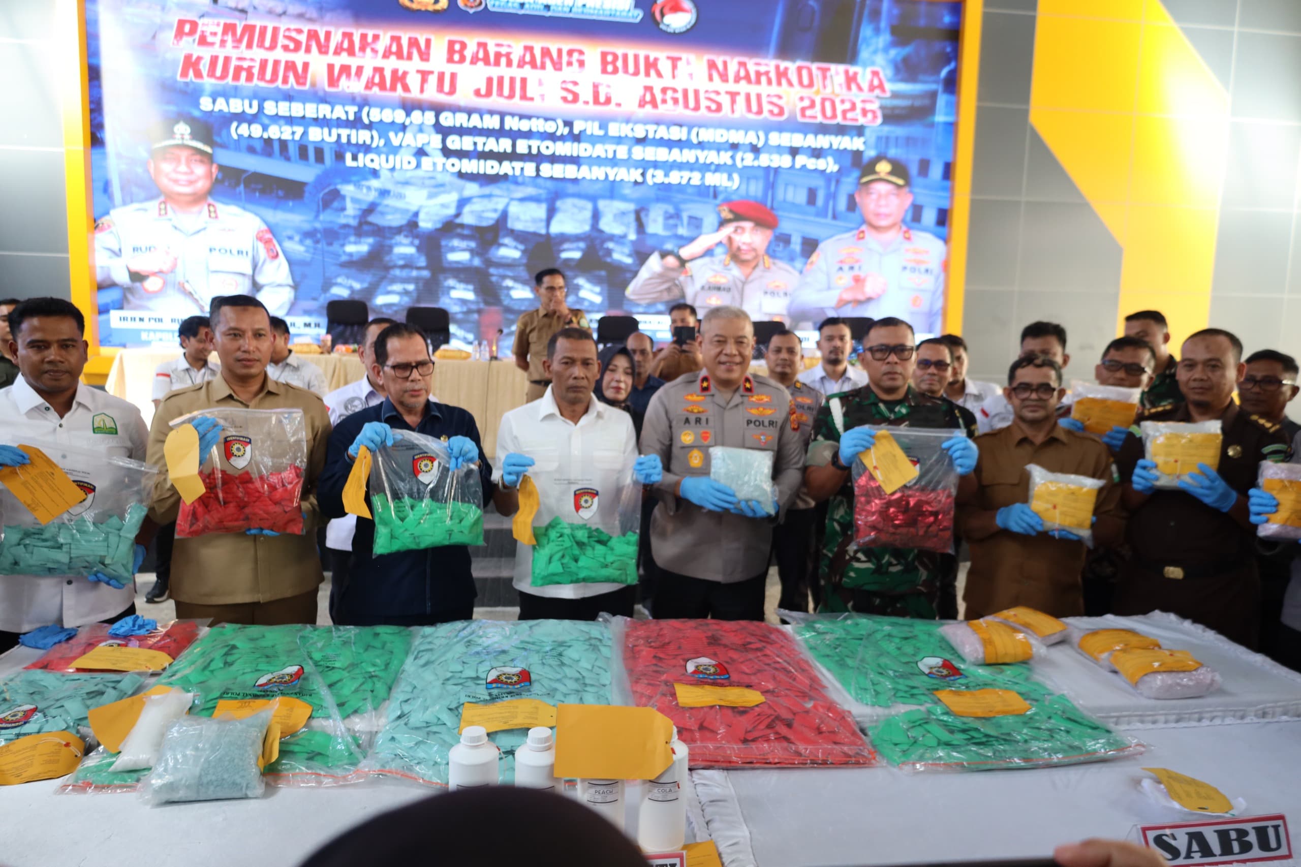 Polda Aceh Musnahkan 2.538 Cartridge Vape Mengandung Etomidate Polda Aceh Musnahkan 2.538 Cartridge Vape Mengandung Etomidate