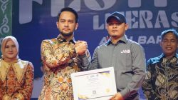 Wabup Said Fadhiel Serahkan Penghargaan Penggiat Literasi kepada Sekber JAB