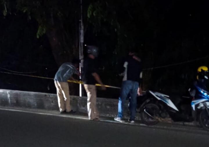 Diduga Mortir Sisa Konflik Ditemukan di Pinggir Krueng Aceh, Polisi Pasang Garis Polisi Diduga Mortir Sisa Konflik Ditemukan di Pinggir Krueng Aceh, Polisi Pasang Garis Polisi
