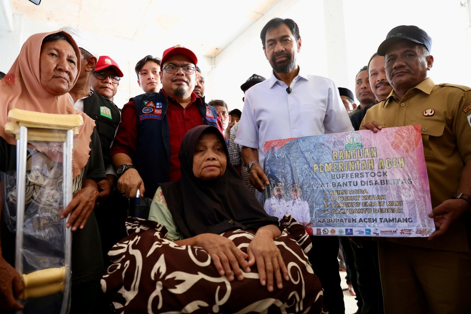 Mualem Tinjau Pemulihan Pascabencana di Aceh Tamiang, Salurkan Bantuan Pertanian hingga Pendidikan 
