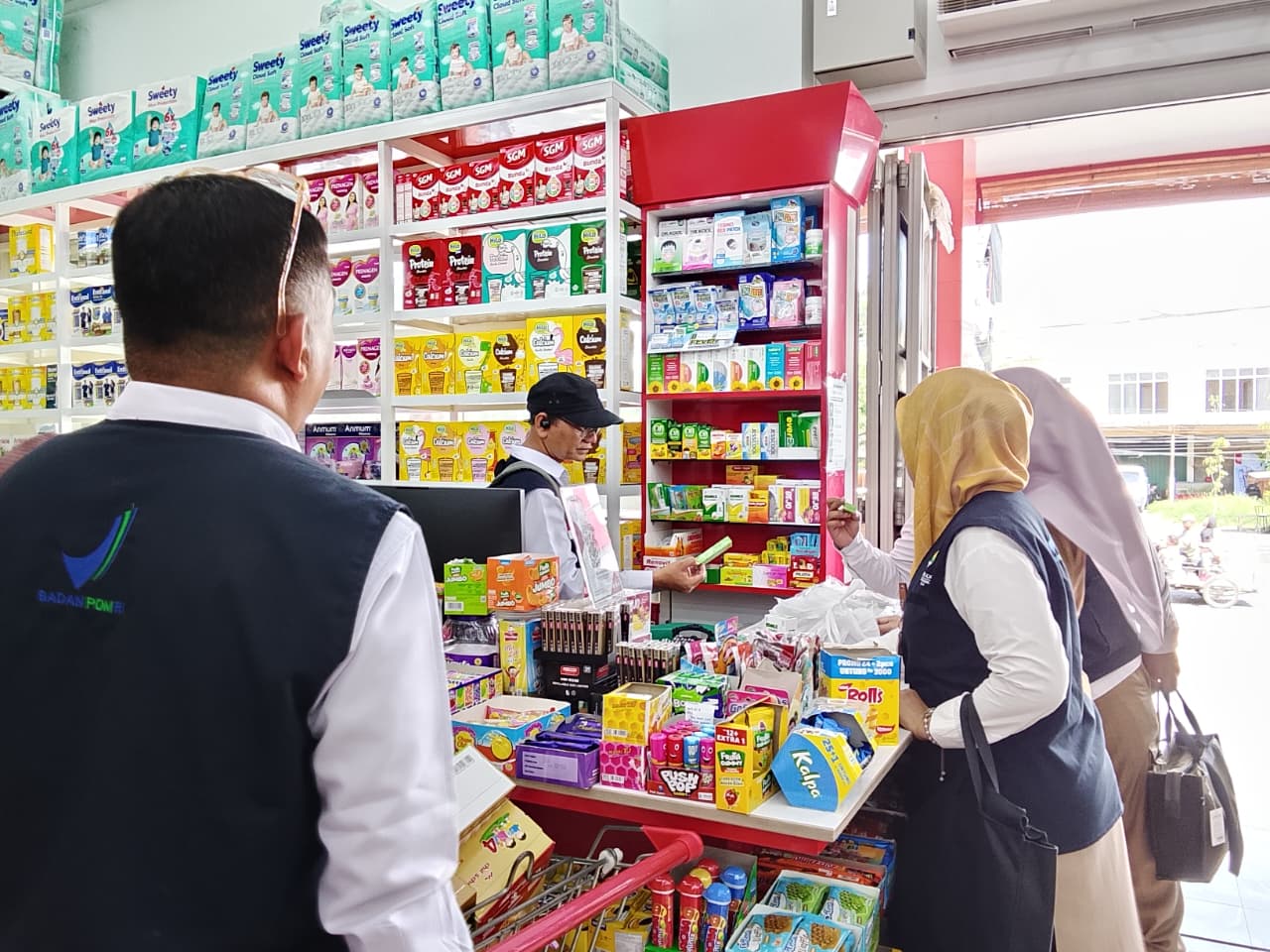 BBPOM Aceh Temukan Kesenjangan Pemahaman Regulasi Pengelolaan Obat di Swalayan Banda Aceh BBPOM Aceh Temukan Kesenjangan Pemahaman Regulasi Pengelolaan Obat di Swalayan Banda Aceh