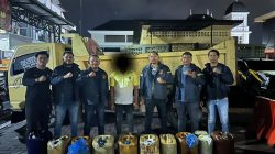 Diduga Selewengkan Solar Subsidi, Sopir Dump Truck di Aceh Besar Terancam 6 Tahun Penjara Diduga Selewengkan Solar Subsidi, Sopir Dump Truck di Aceh Besar Terancam 6 Tahun Penjara