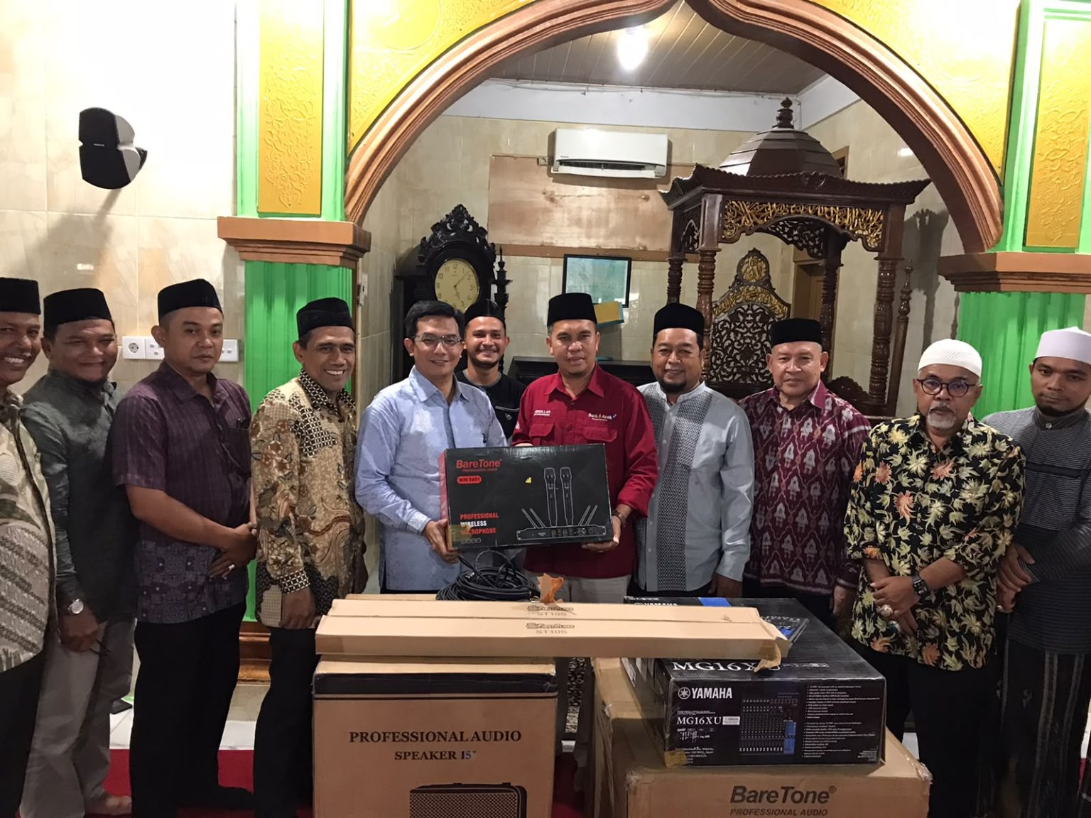 Irwansyah Advokasi Bantuan Fasilitas untuk Delapan Masjid di Banda Aceh Irwansyah Advokasi Bantuan Fasilitas untuk Delapan Masjid di Banda Aceh