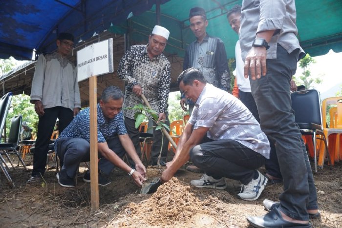 Kadis Pertanian Aceh Besar Apresiasi Kelompok Tani Jeumpa Gadeng, Usulkan Cetak Sawah 900 Hektare Kadis Pertanian Aceh Besar Apresiasi Kelompok Tani Jeumpa Gadeng, Usulkan Cetak Sawah 900 Hektare