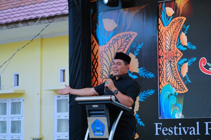 Syech Muharram: Jangan Sampai Anak Aceh Tak Bisa Berbahasa Aceh Syech Muharram: Jangan Sampai Anak Aceh Tak Bisa Berbahasa Aceh